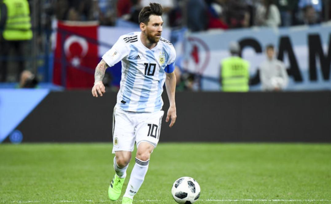 送给大家一首歌，名叫《梅西》，你能跟着哼起来：勇者无惧与无奈