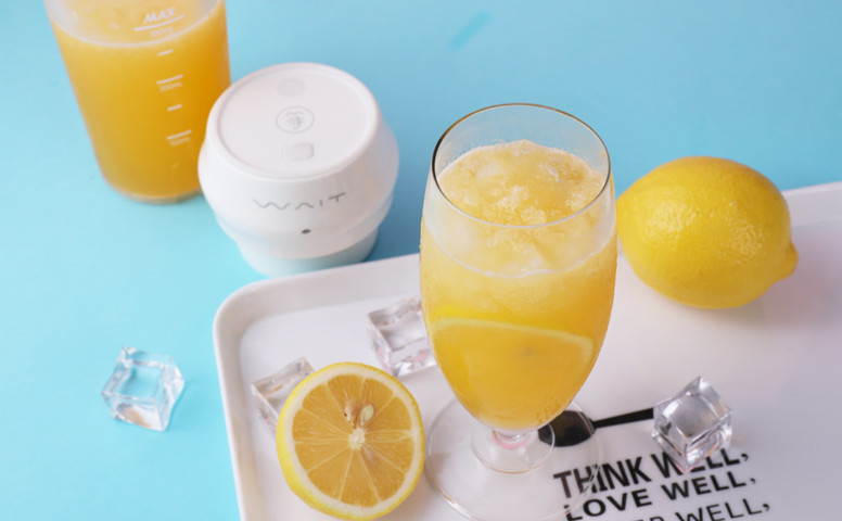 堪称行走的果汁工厂！不用插电！快速出汁，碾压传统榨汁机！