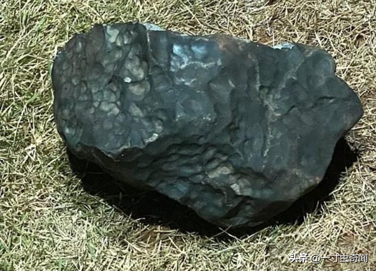 天上掉的陨石价格,天上掉下石头陨石价格