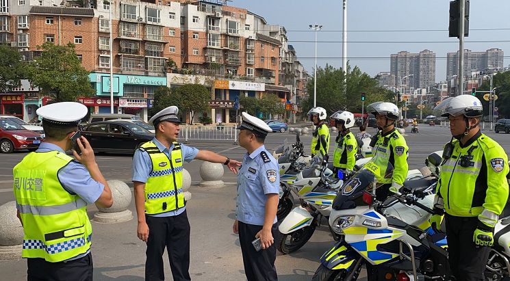 加强交通拥堵整治的建议,我市出台多项交通治堵措施