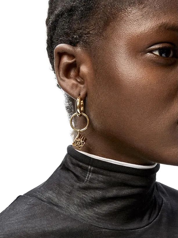 香奈儿珠宝首饰双clogo,香奈儿logo的首饰