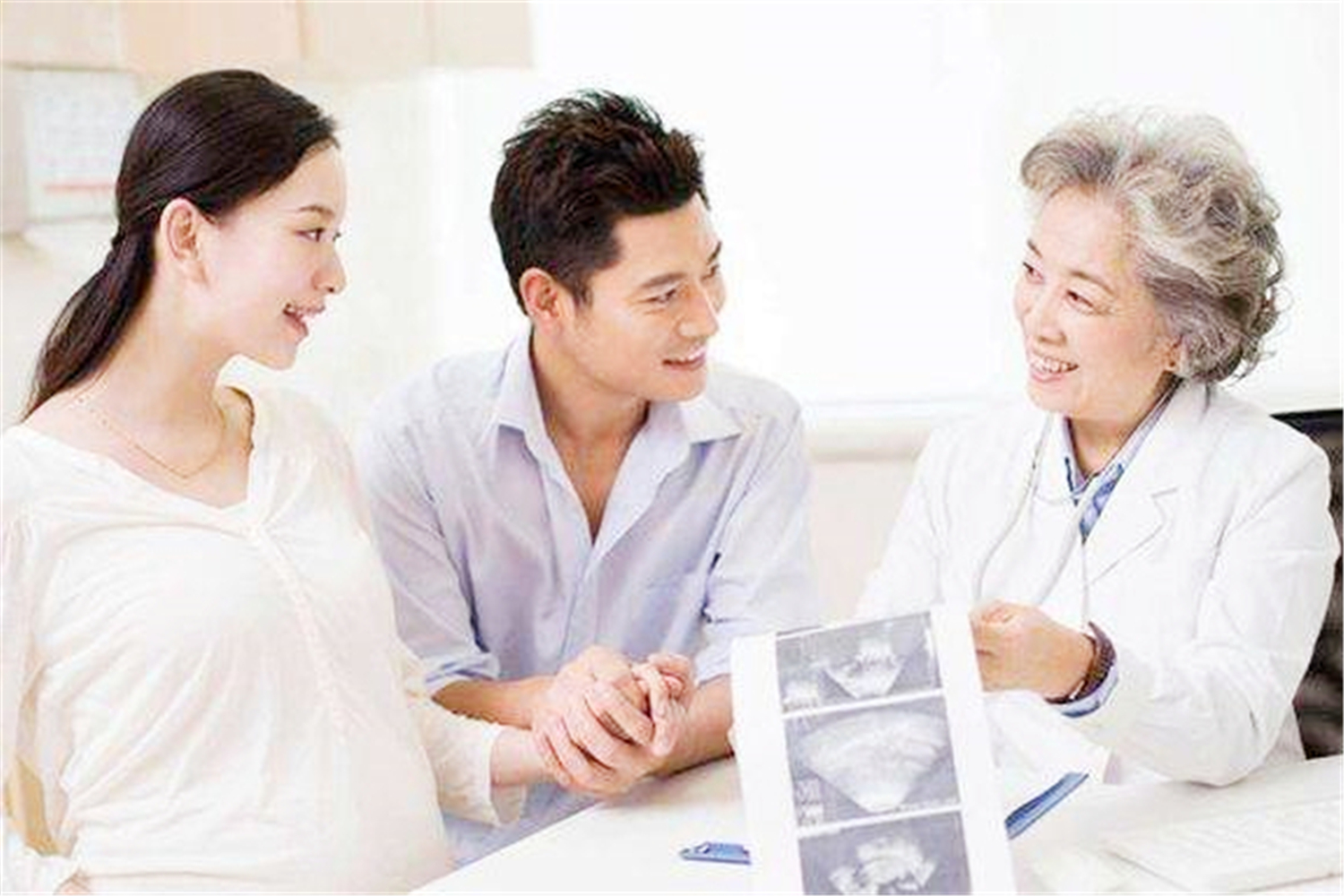 怀孕8周是不是看不出来双胎,怀孕8周还没有看到胎芽正常吗