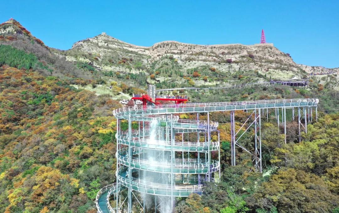 带你峡谷漂流感受一下夏天的气息,端午游玩清凉谷踏浪漂流清凉一夏