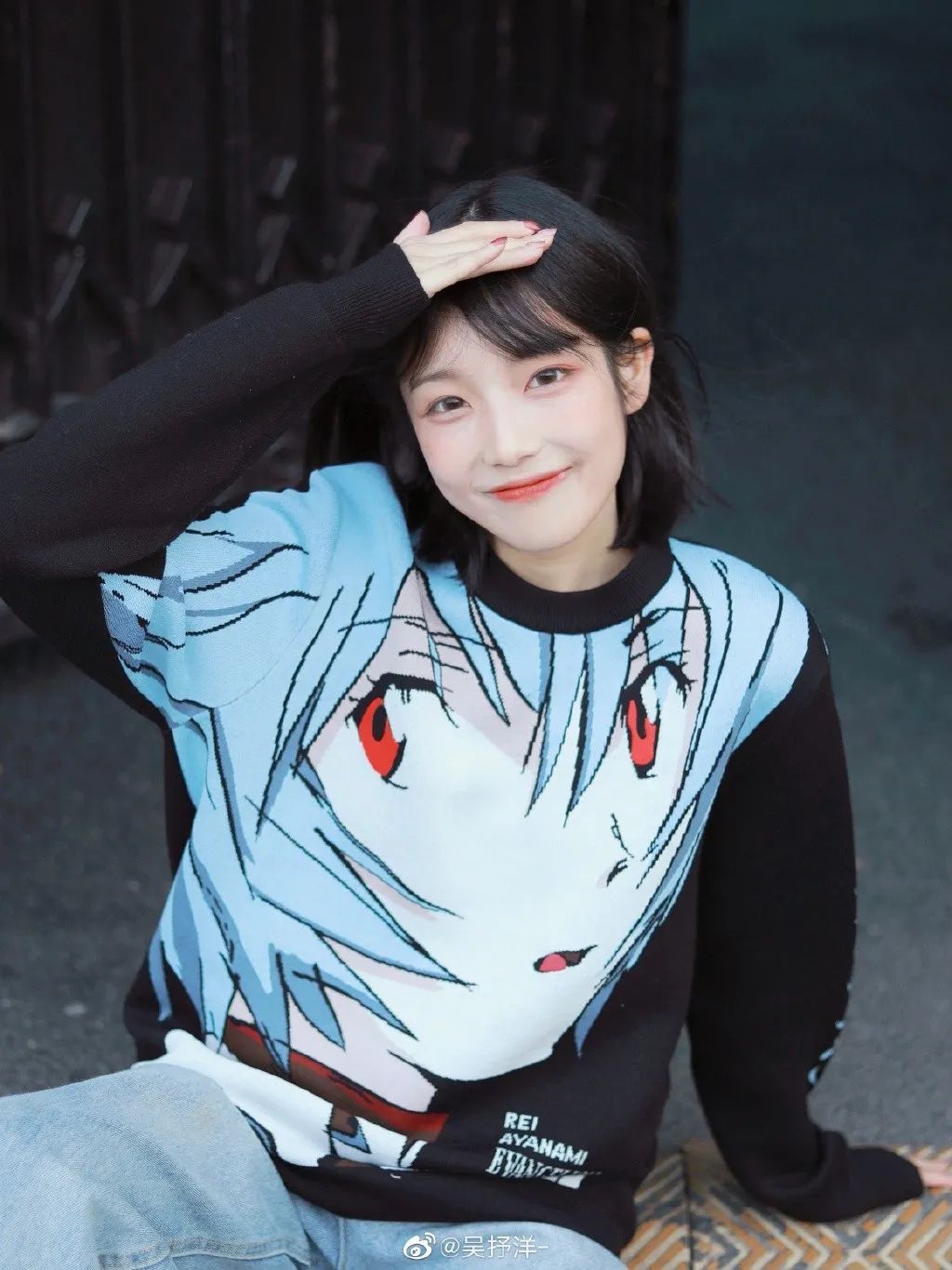 2021网红爆款发型短发戴狗啃刘海,头发2020流行发型显脸小