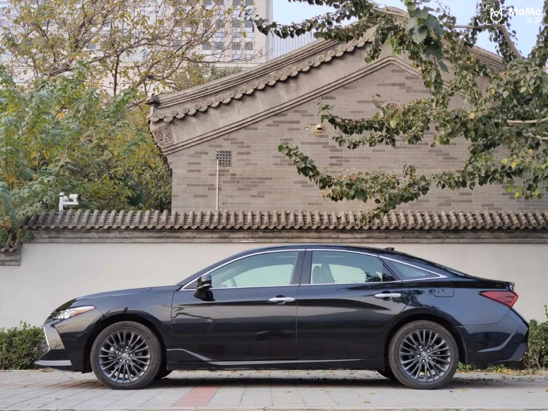 2021款2.5汽油版丰田亚洲龙实测,新款丰田亚洲龙2.0l豪华版试驾