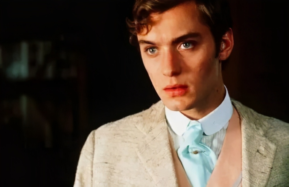 凡尔赛学经典反例，这部电影讲述了虚假繁荣的极端