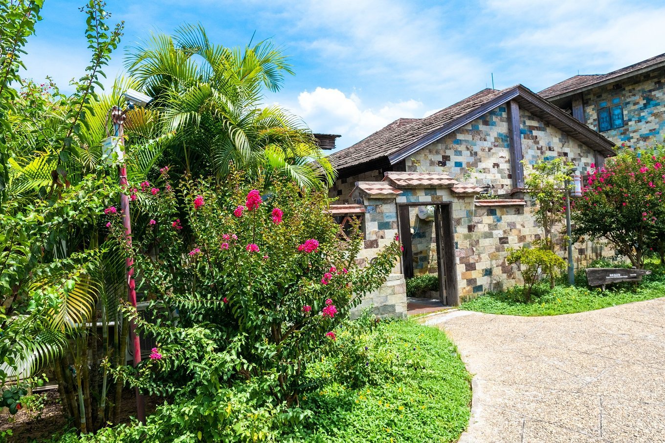 何必去国外！广东此海岛四季如春，风景堪比马尔代夫，人少物价低