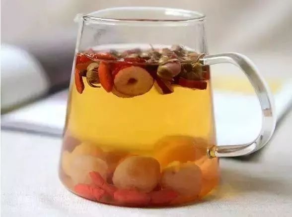 眼皮跳是左眼跳财还是右眼跳灾,左眼跳财右眼跳灾左右眼皮一起跳