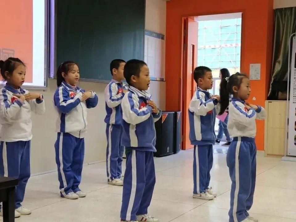 聚四海英才之荟萃,光明这所高标准学校正在崛起