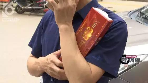 售卖假烟门店被当场拆穿,查处售卖假烟零售店