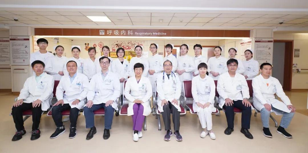 医者仁心大爱精诚,医者仁心济世救人