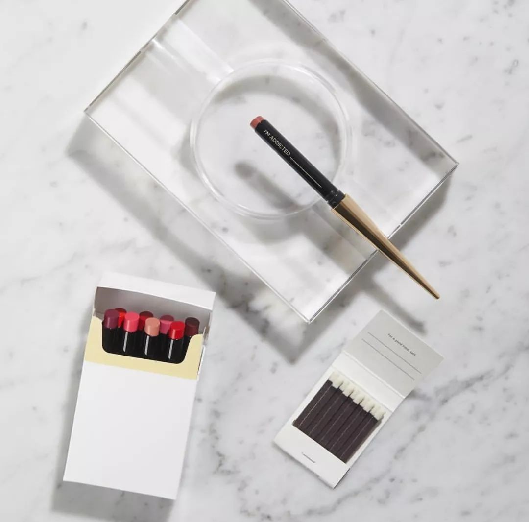 李佳琦推荐的3ce烟管口红,hourglass烟管李佳琦试色