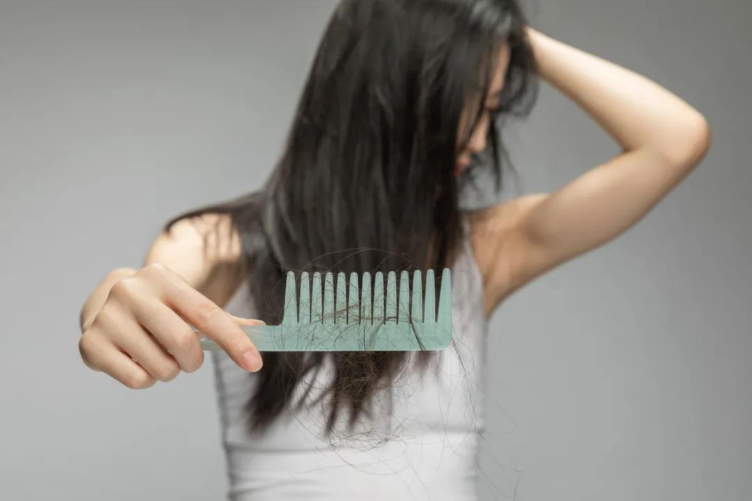 头发特别干枯毛躁的用什么护发,头发干枯毛躁用什么保湿护发免洗