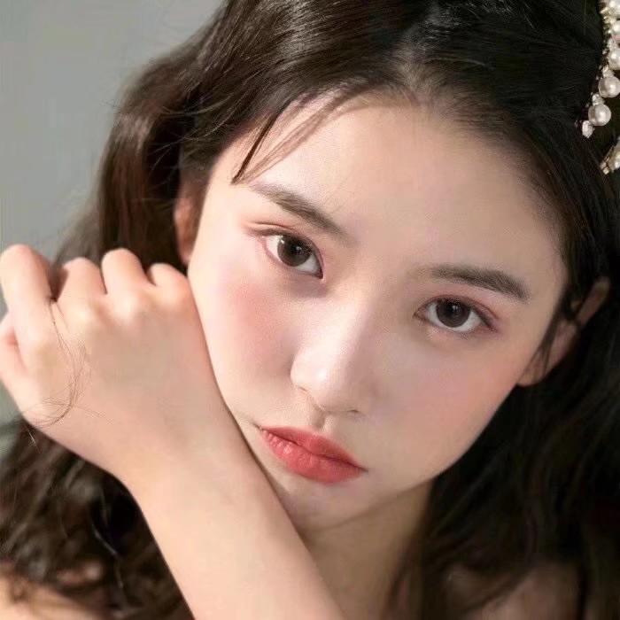 偏娃娃脸的女生长啥样,有什么特征的女生长大特别漂亮