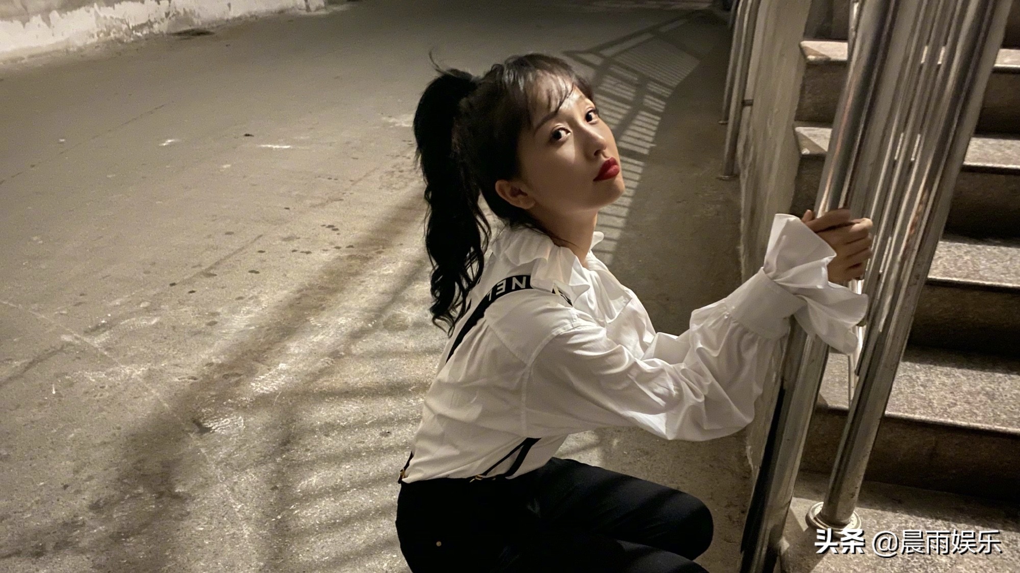 售卖虞书欣朋友圈内容，入侵河正宇手机，疯狂粉丝毁了多少艺人