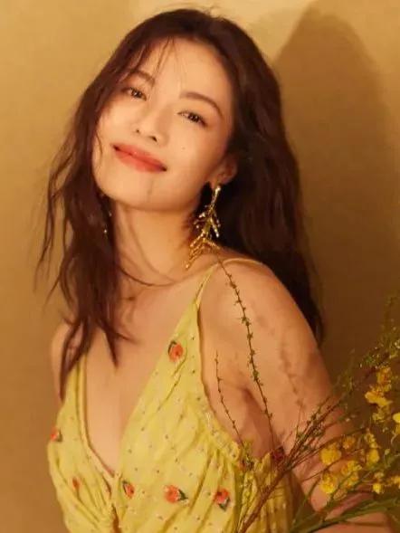 看一下明星的穿衣搭配,一起来看看明星的时尚搭配