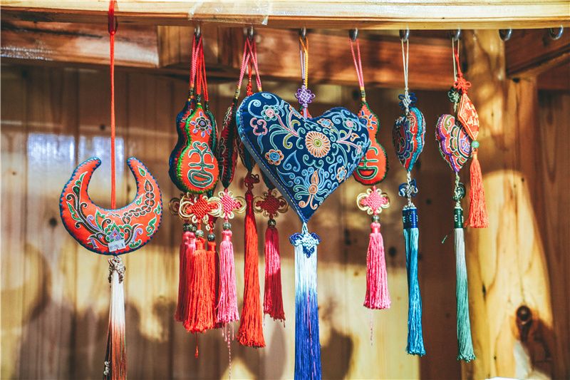 贵州除了千户苗寨还有其他玩的吗,贵州千户苗寨外的古镇