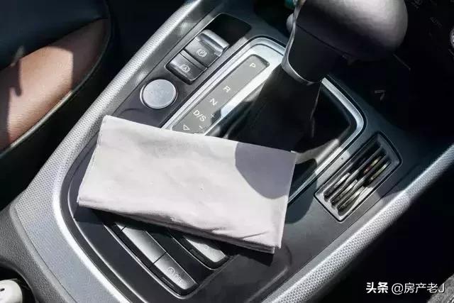 车子被刮了痕迹轻度如何处理,车子被划了怎么清洗掉