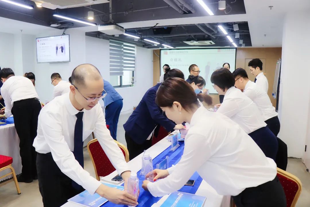 银行工作有绩效吗,银行要持续提升专业化服务水平