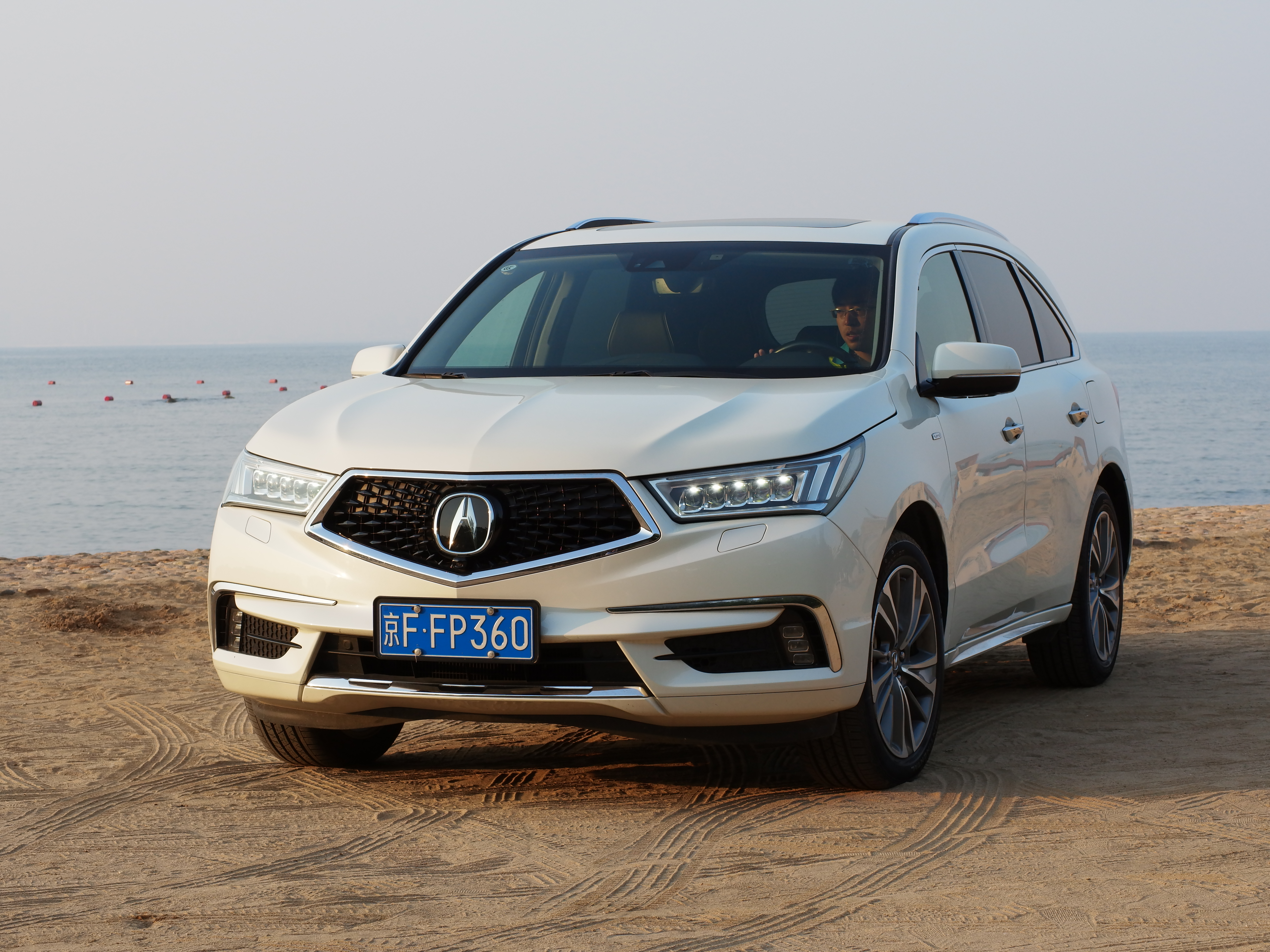 讴歌mdx驭弯乐趣篇,一款很有范儿的讴歌mdx来啦