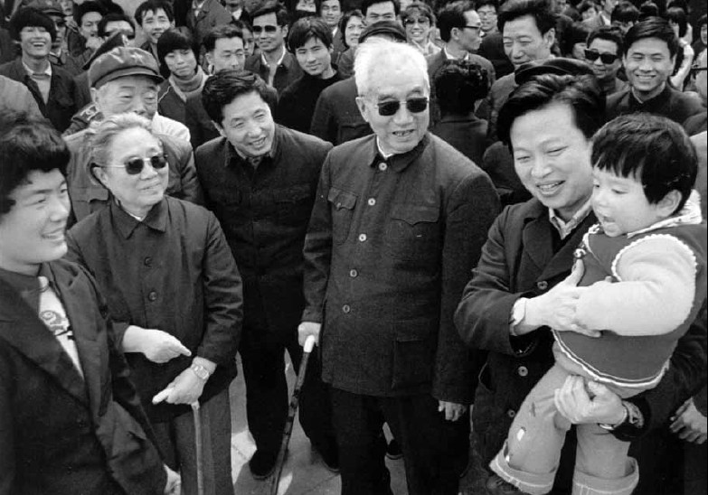 “布衣元帅”*向前徐**，年轻时曾加入国民*党**，有一件事令他抱憾终身