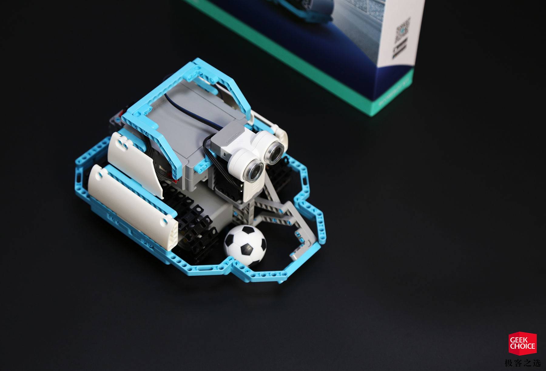 踢足球的机器人有多厉害,足球射球机器人