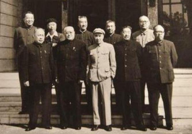 苍松翠柏忠魂不朽,历史上元帅的墓在哪里