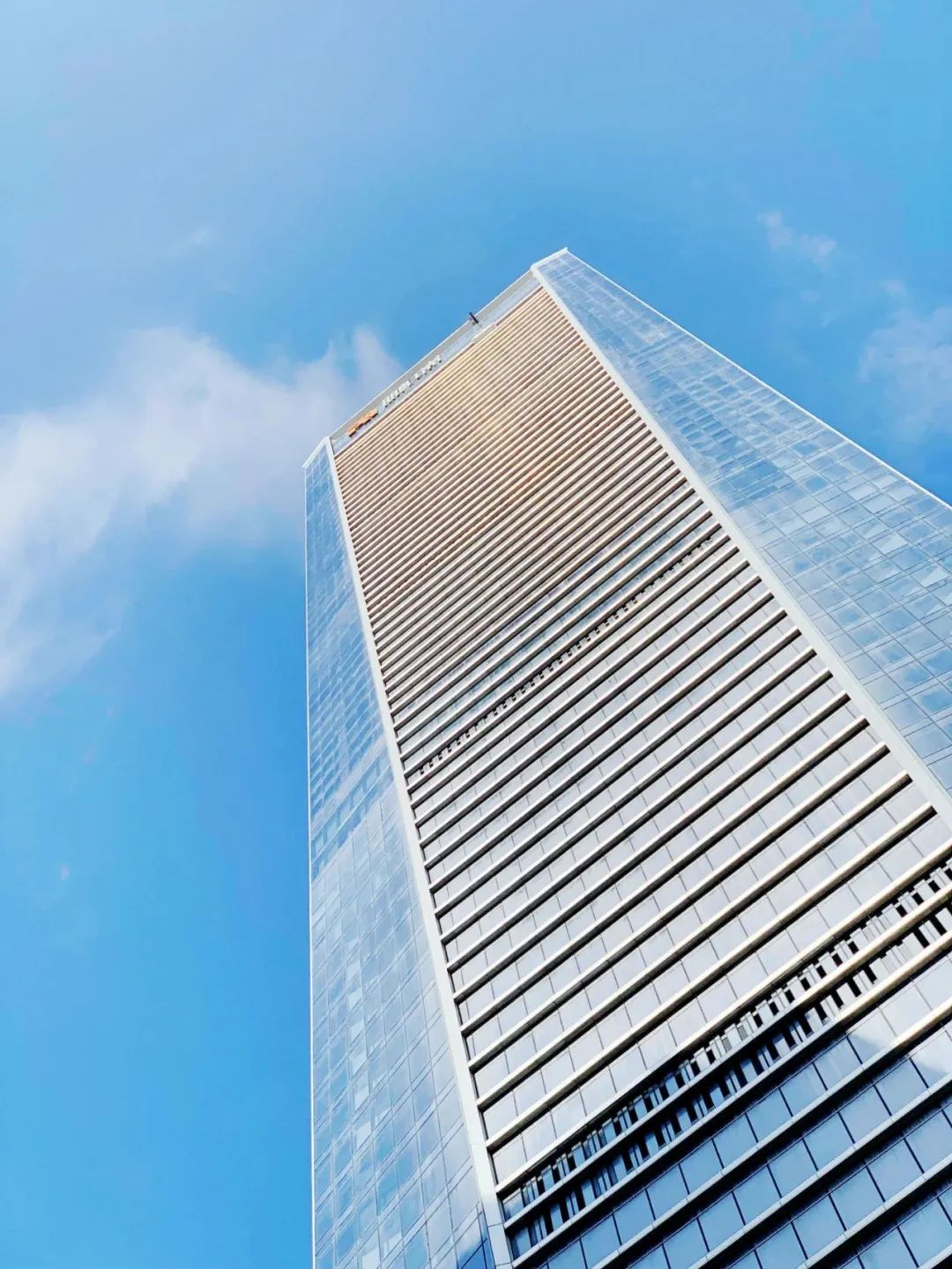 开法拉利拉法、保时捷918和迈凯伦p1的人都住啥样的豪宅？