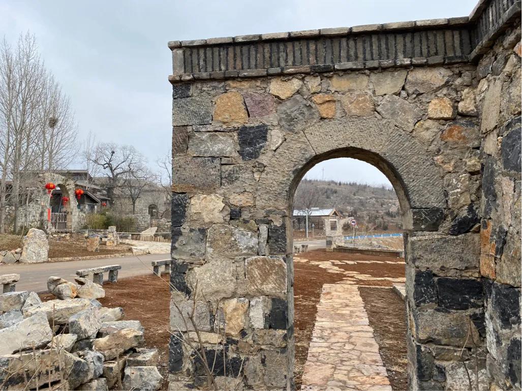 【初三】14、墙外看太行山中＂云上的院子＂依然很美