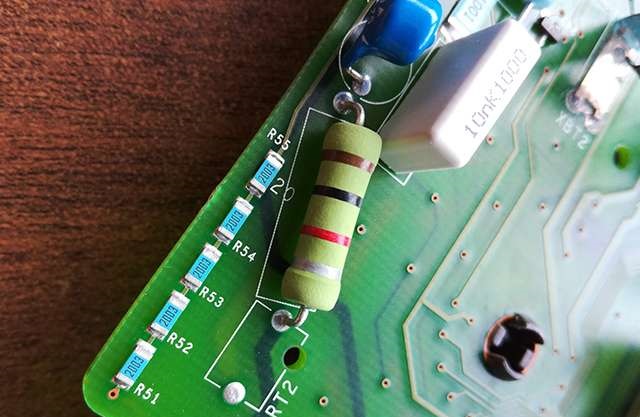 为何美国FLUKE15B比国产万用表耐用？拆机一看，你就明白了