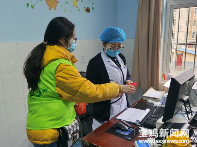 宝鸡凤翔爱心水饺情暖抗疫一线,宝鸡志愿者陇县爱心捐赠