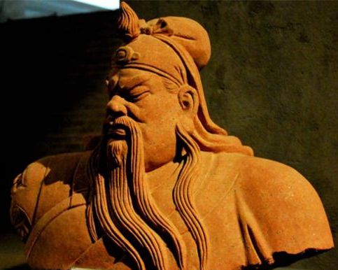 为何民间关羽的雕像却总是闭着眼,关羽雕像为何闭着眼睛专家解释