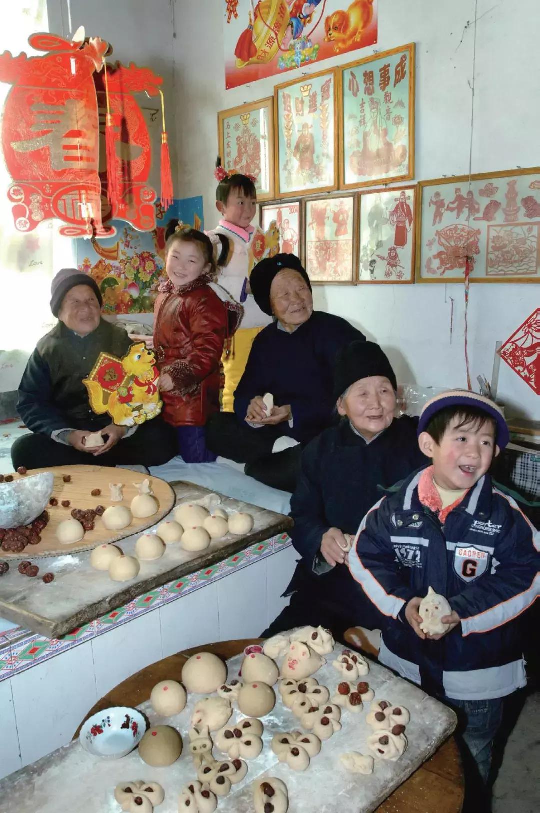 70张照片合集视频,70年衣食住行对比图