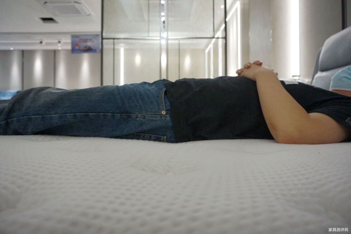 芝华仕5星的床垫靠谱吗,芝华仕5星床垫气味大