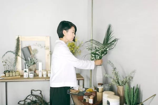 她辞去总监回家扶贫后续,她辞去总监回家扶贫结局