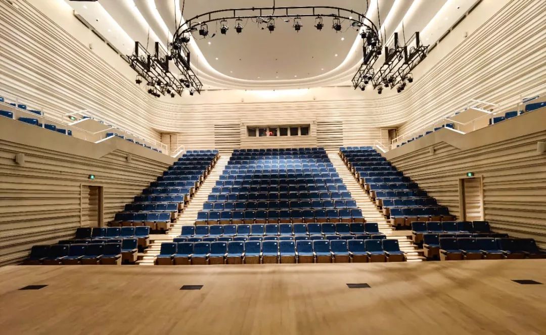 又是看完想去系列！深圳这个高颜值新地标，地铁直达还免费