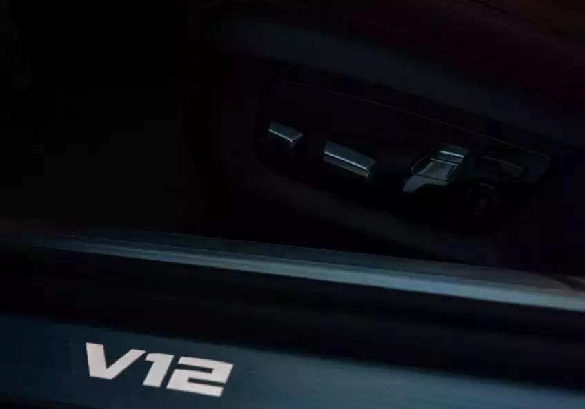 开着宝马x7在上海路上的视频,开着宝马x7进西藏