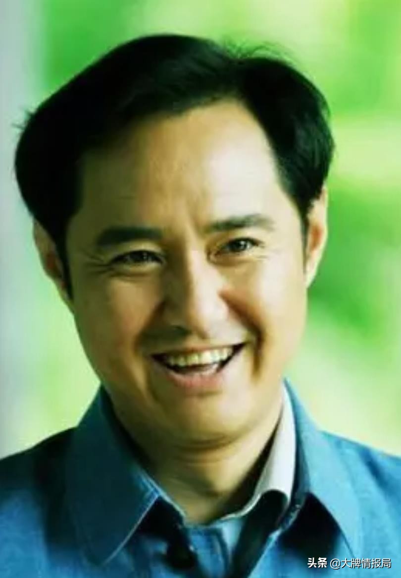 伪装者的经典片段胡歌怒怼靳东,众明星评价伪装者胡歌