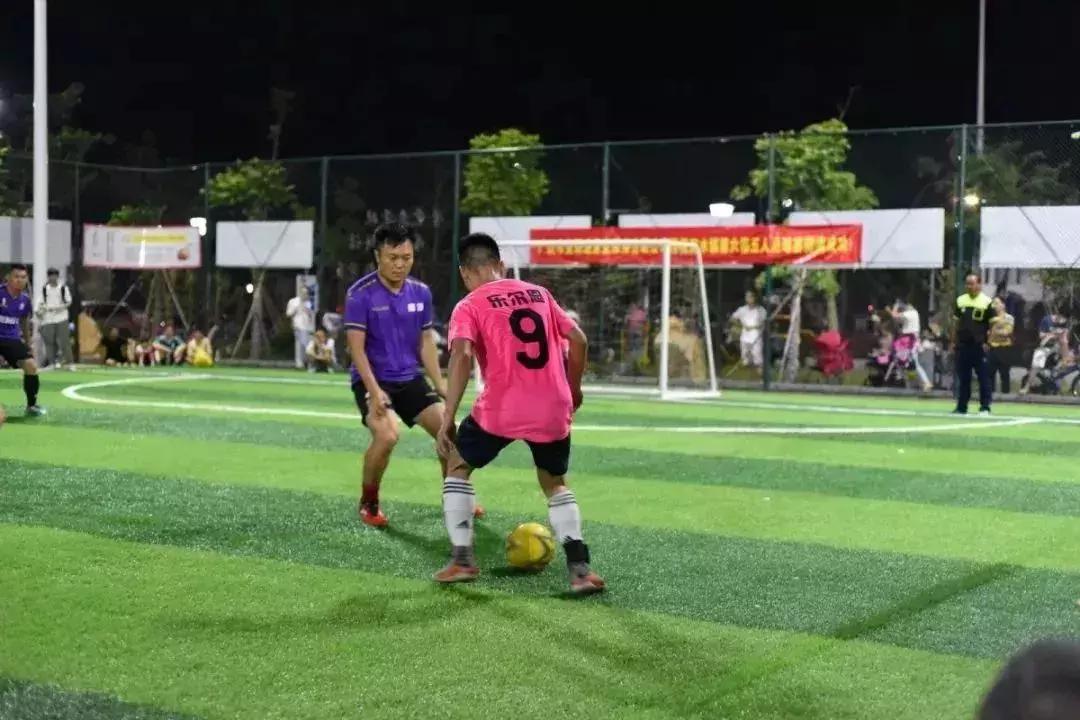 喜欢足球的人喜欢什么礼物,喜欢足球的有多少人