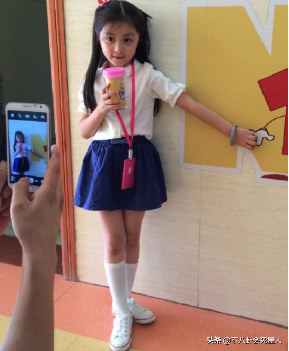 最火小童星女,童星出道的她如今18岁越来越漂亮