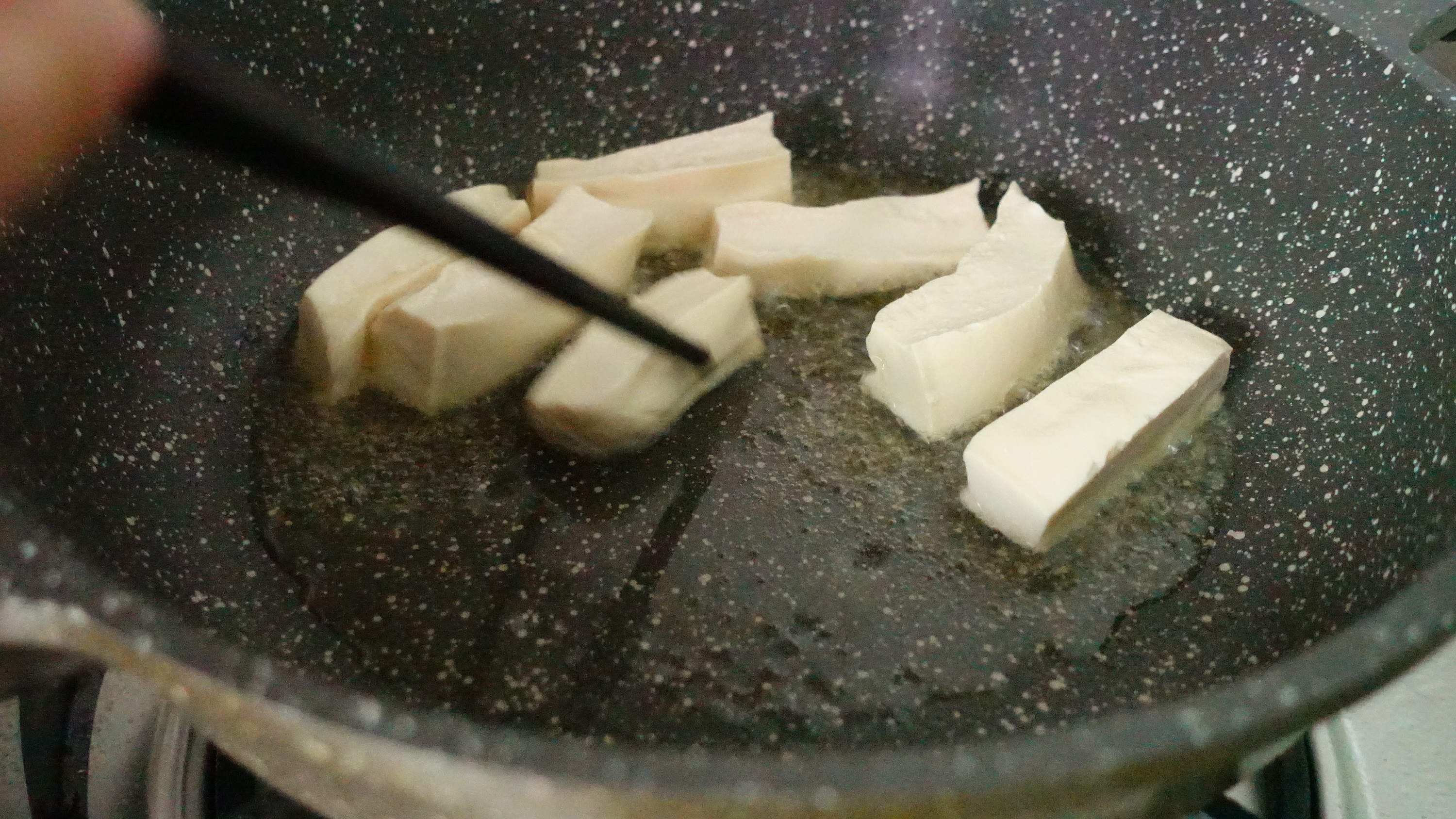 豆腐怎么处理才能不烂,豆腐老是煎烂怎么处理