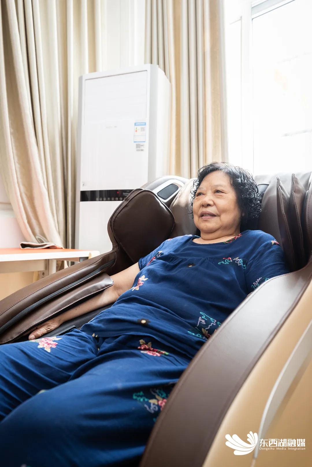 升级开放!长青街的老人,乐呵呵!