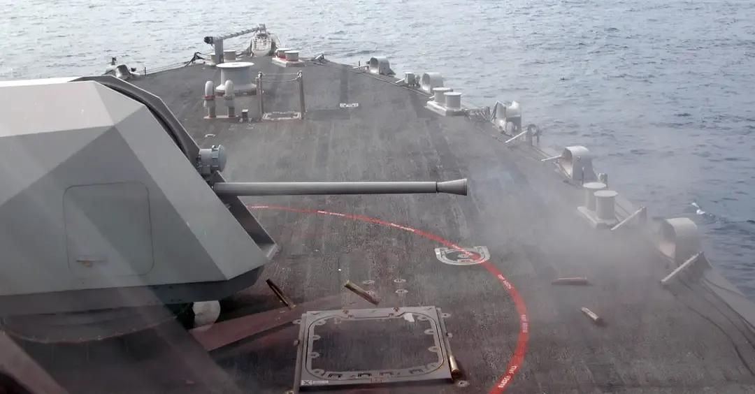 美国305毫米主炮战列舰,中国海军电磁炮战列舰