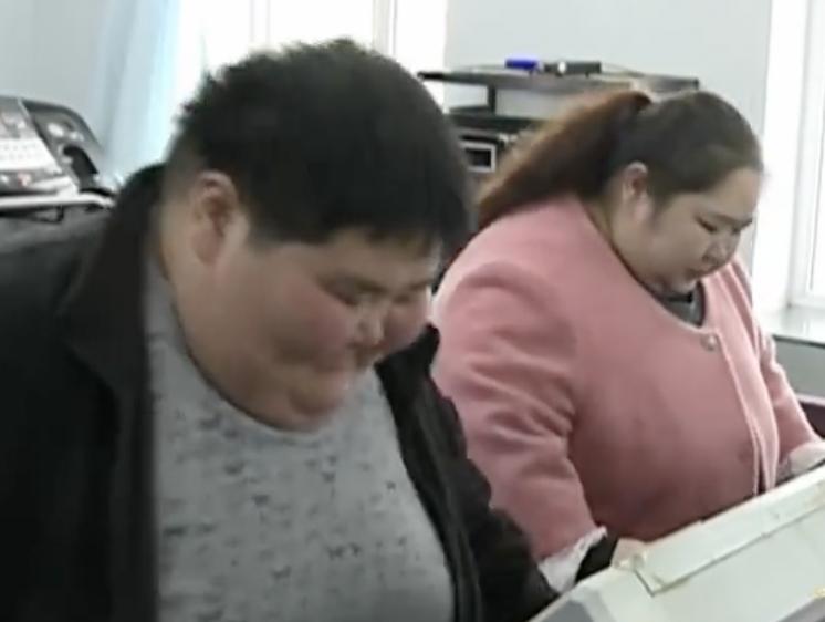 800斤夫妇最后减肥成功了吗,一对夫妻两年减肥360斤完整版