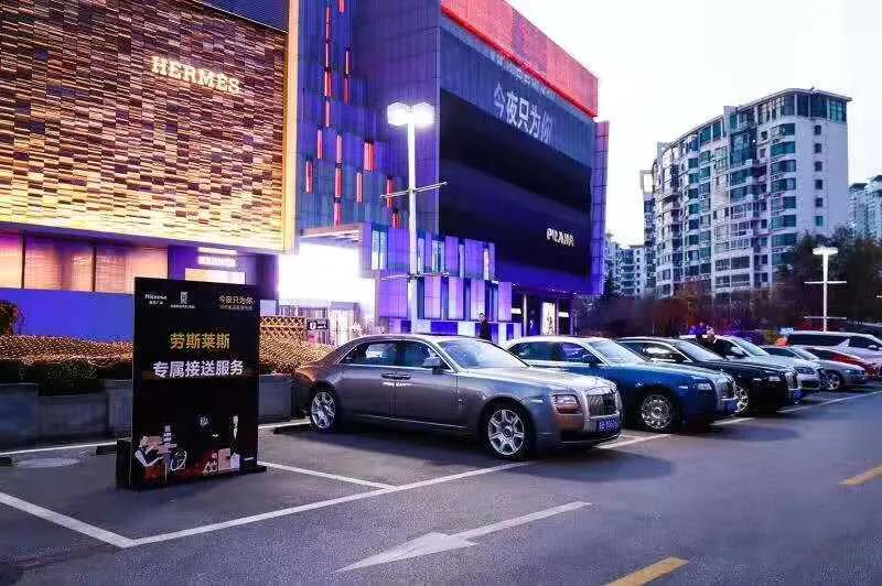 青岛海信广场破亿,万人空巷青岛