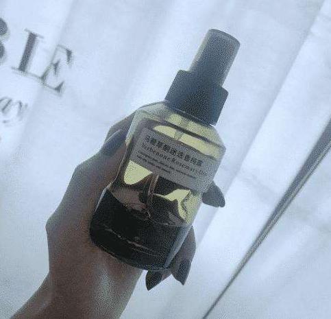 纯露中的反“孔”精英,去除闭口收缩毛孔,吃土女孩也用得起