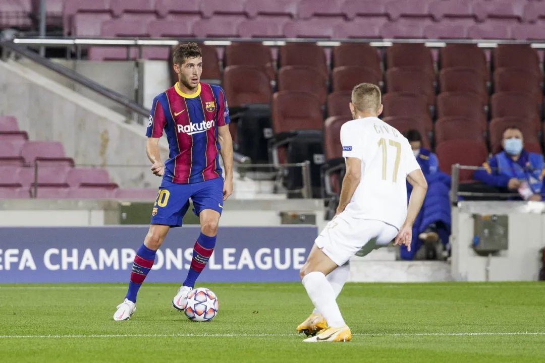 罗贝托凭啥在巴萨立足,罗贝托巴萨一线队首秀