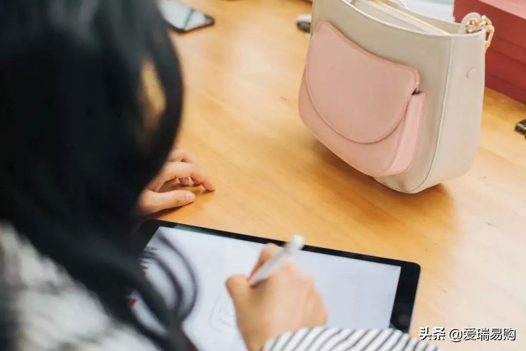 上班族小众品牌包包,上班族平价小众包包