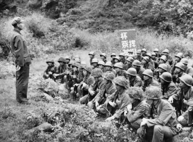 战士战场写遗书视频片段,对越反击战撤退任务老兵回忆