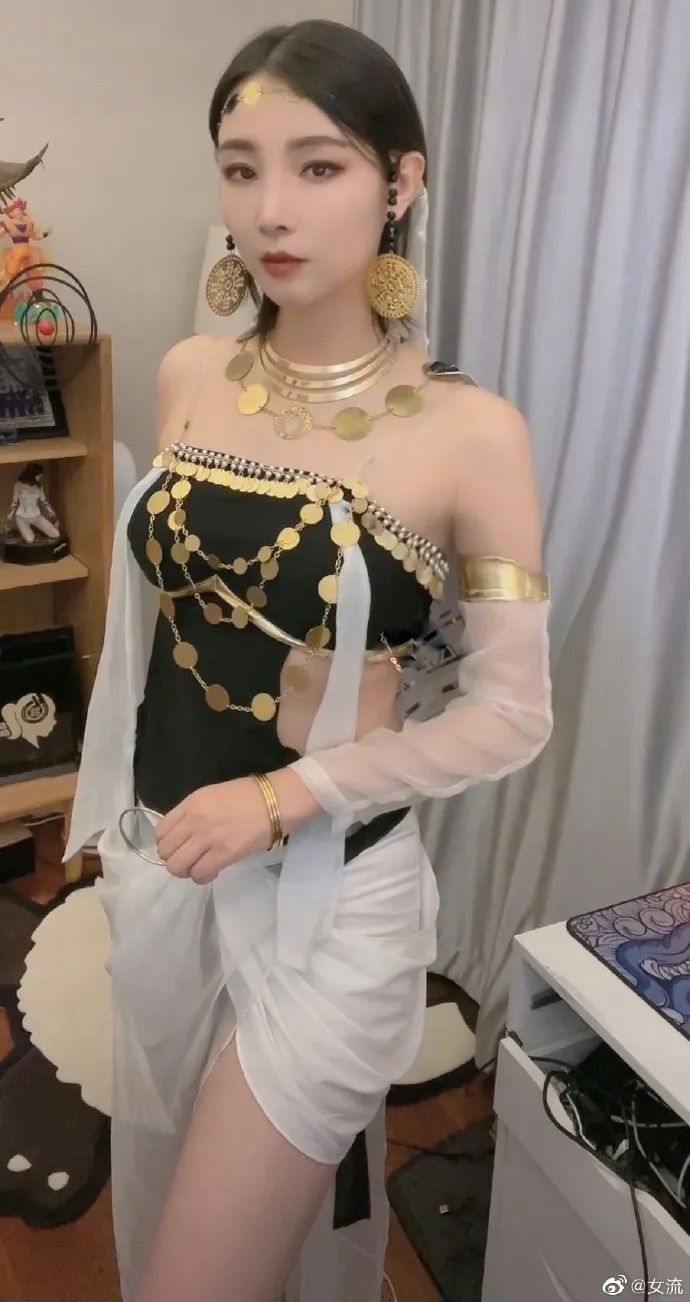 周淑怡cos快踏马来救胡桃表情包,周淑怡cos胡桃是几号